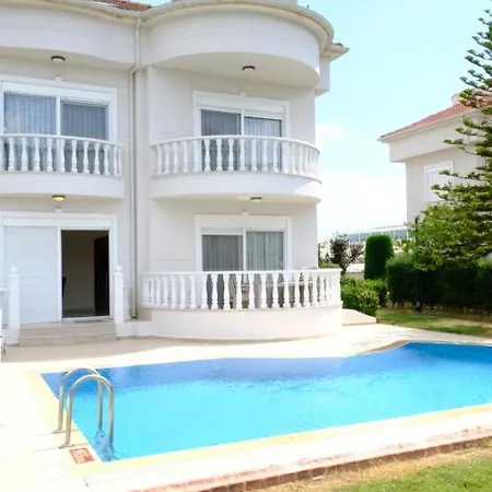 Bluehomes Private Pool 4 Bedrooms *